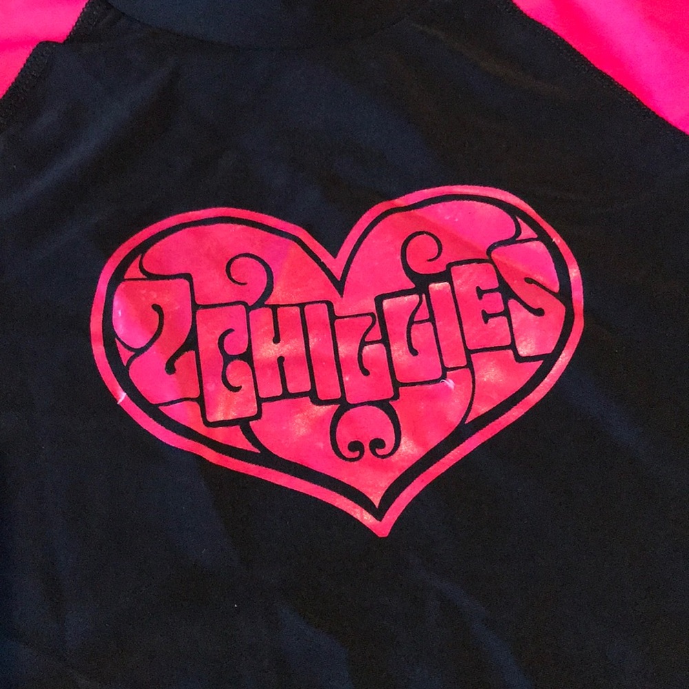 UPF Sun Protection Black/Pink Kids Rash Guard - Picture 2 of 5